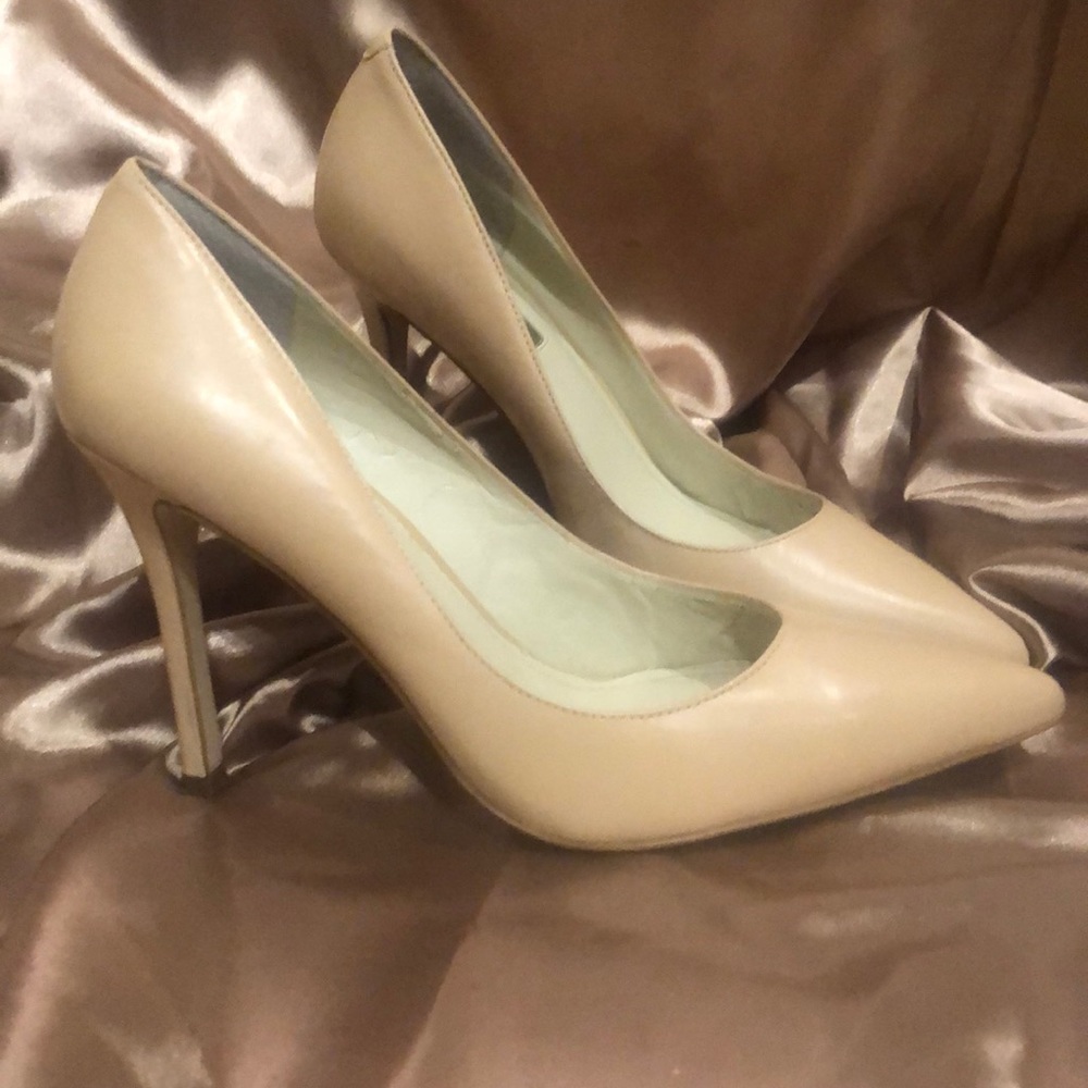 Nude BCBGeneration Heel Sz 8